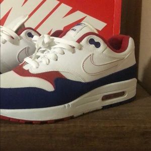COPY - Air maxes size 8.5 for men